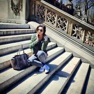 Meet your Posher, Amra